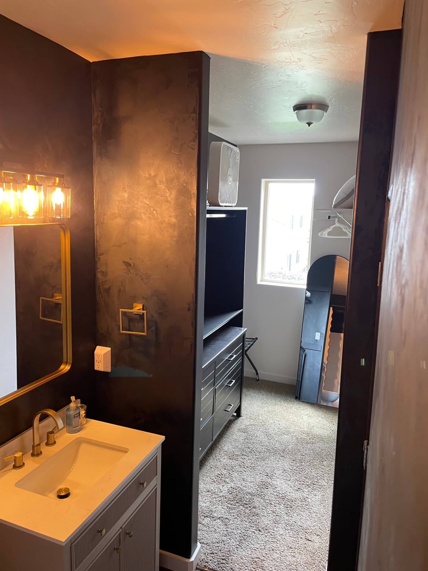Noir Venetian — Black Venetian Plaster